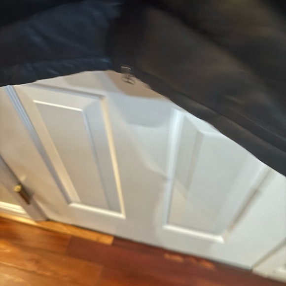 L.L. Bean Women's Black Puffer Jacket - Picture 4 of 6